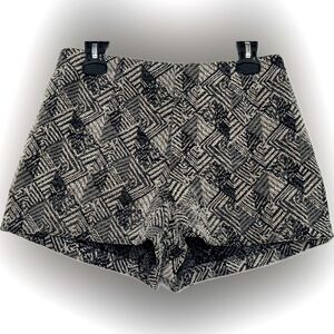 Lucca Couture black & cream super soft shorts! Great condition!